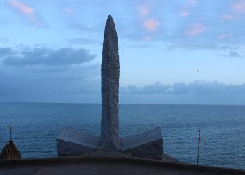 Normandy tours from England - Monument